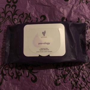 Younique Cleansing Wipes
